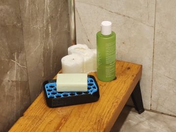 Renkli Modern Sabunluk – Şık Tasarım ve Fonksiyonel Kullanım